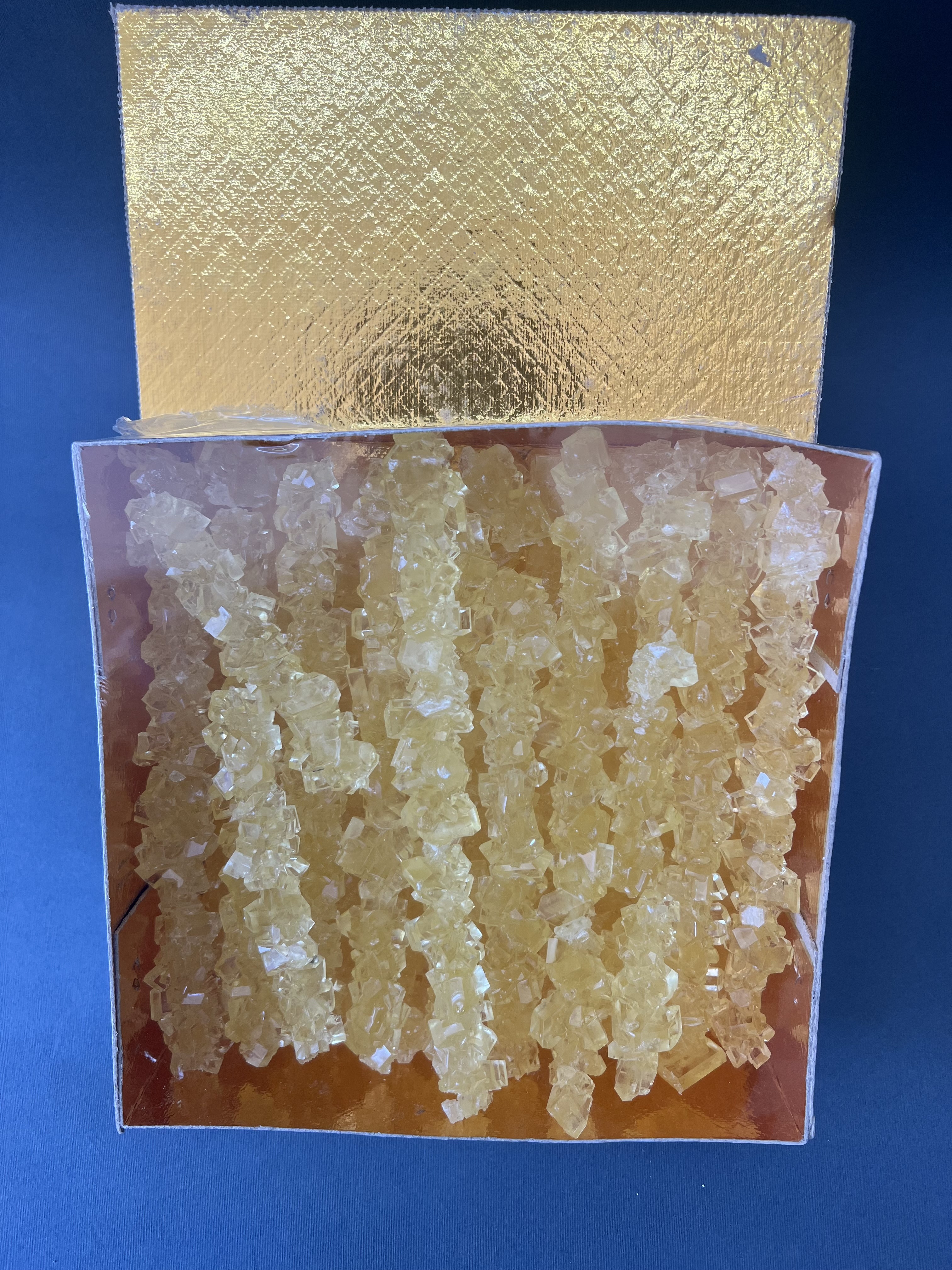 نبات شاخه زعفرانی جعبه ۲ کیلوگرم